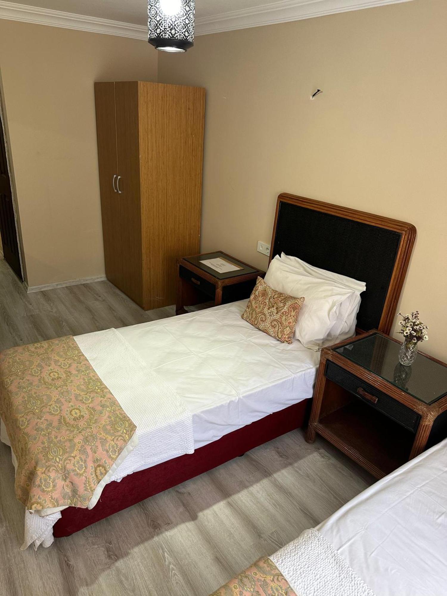 Loost Town Inn Hotel 안탈리아 외부 사진