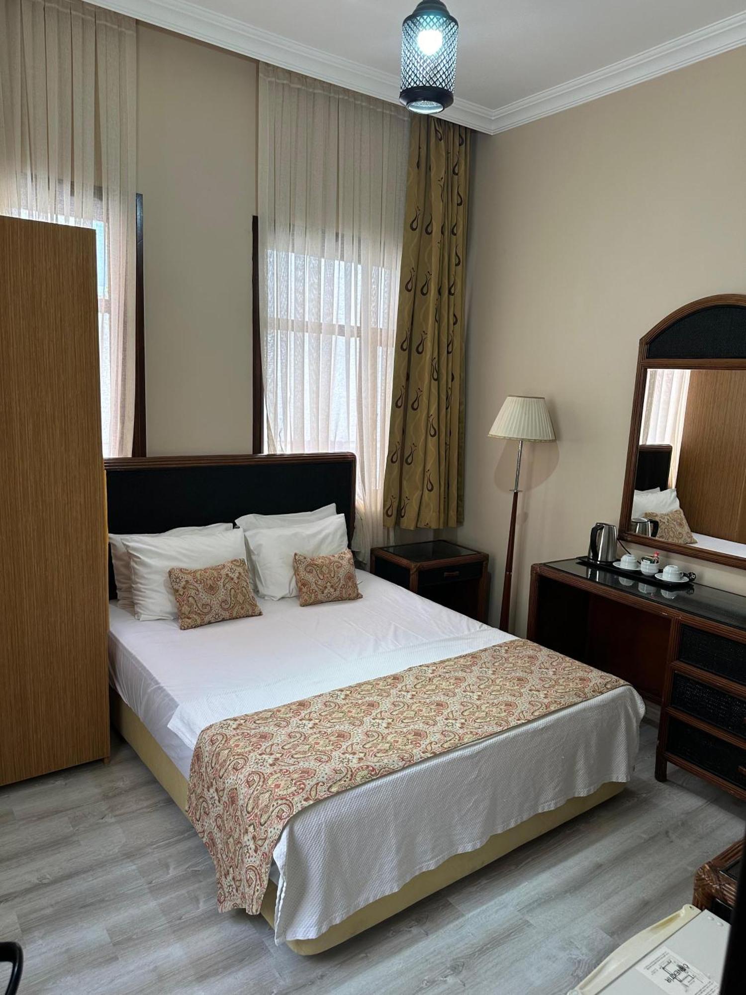 Loost Town Inn Hotel 안탈리아 외부 사진