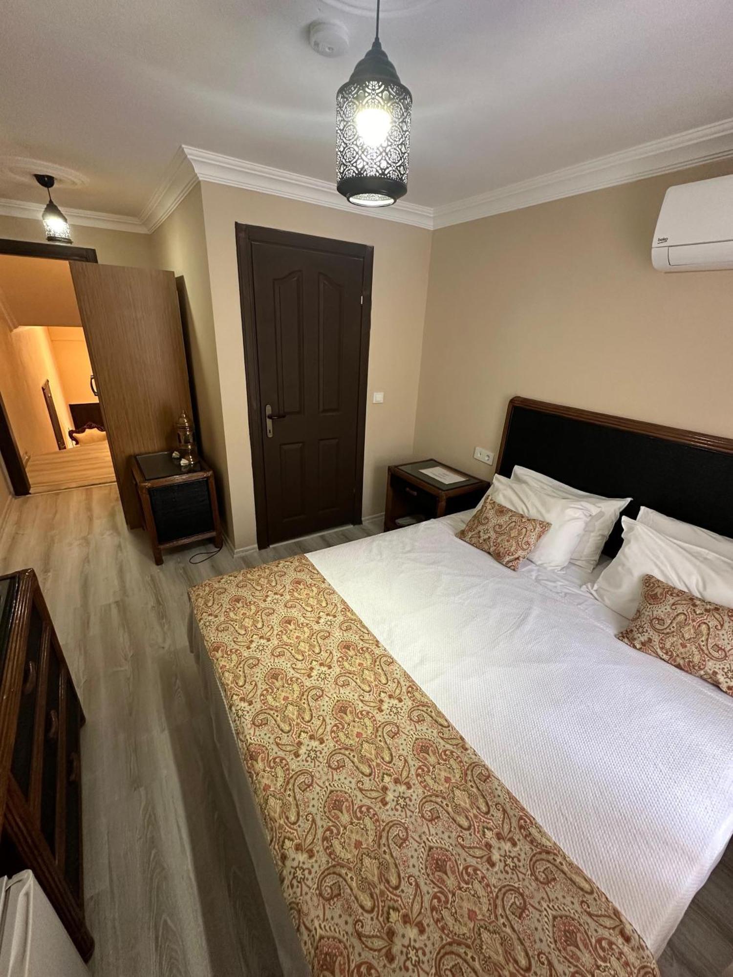 Loost Town Inn Hotel 안탈리아 외부 사진